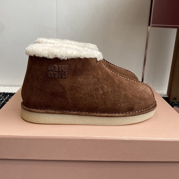 Miu Miu Suede And Fur-Lined Ankle Boots - Picture 2 of 9